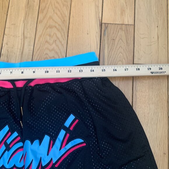 Miami Heat Just Don Basketball Shorts men’s Small stitched black pink blue USA - Picture 5 of 8